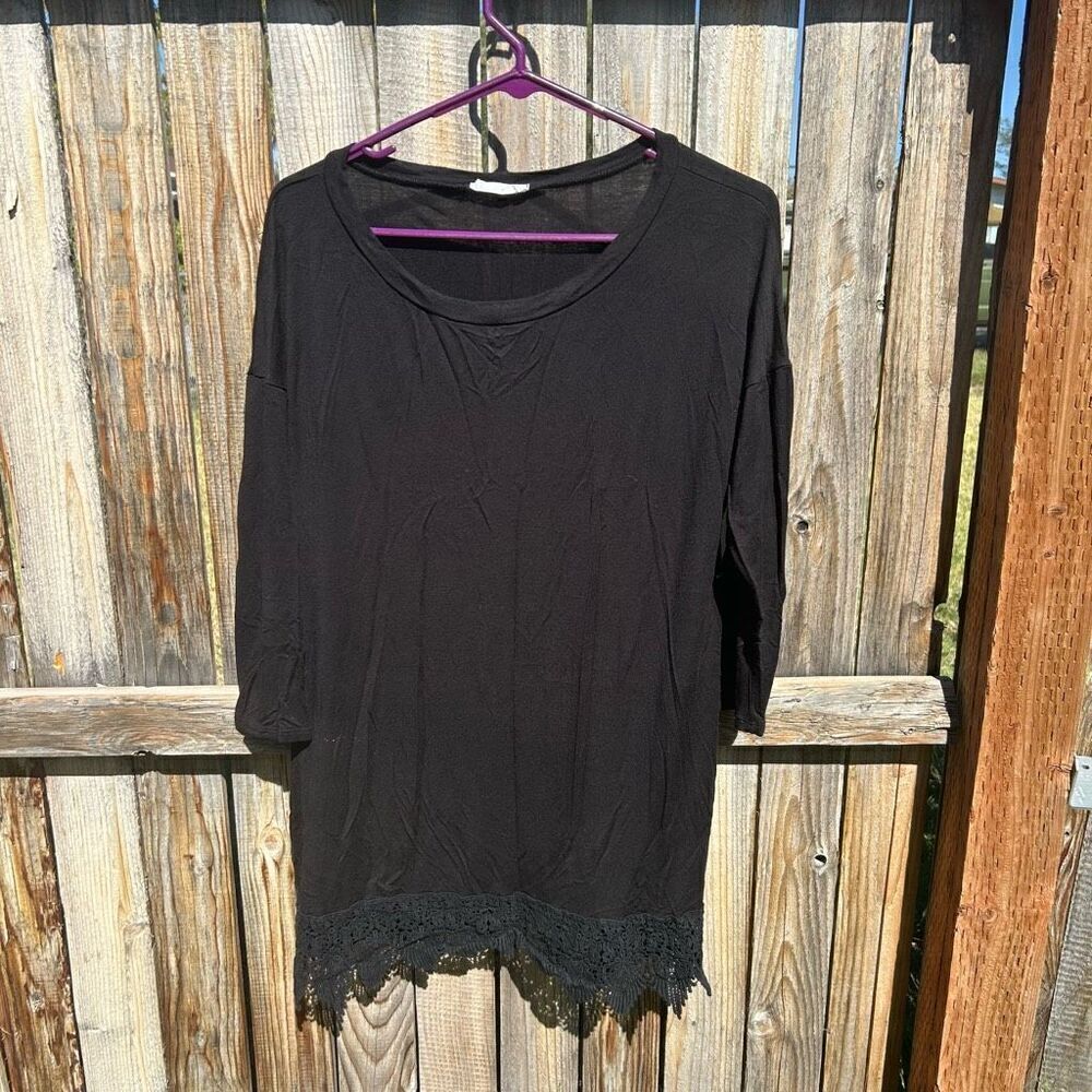Emerald blouse long sleeve lace edge size medium